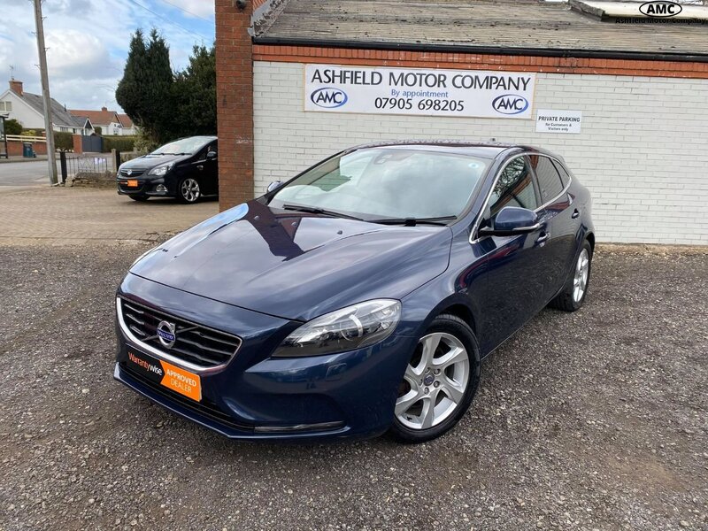 VOLVO V40