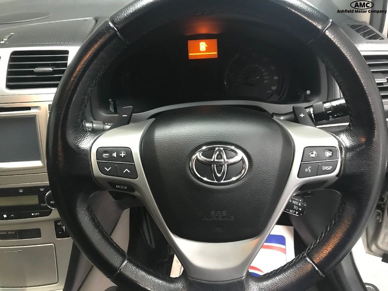 TOYOTA AVENSIS